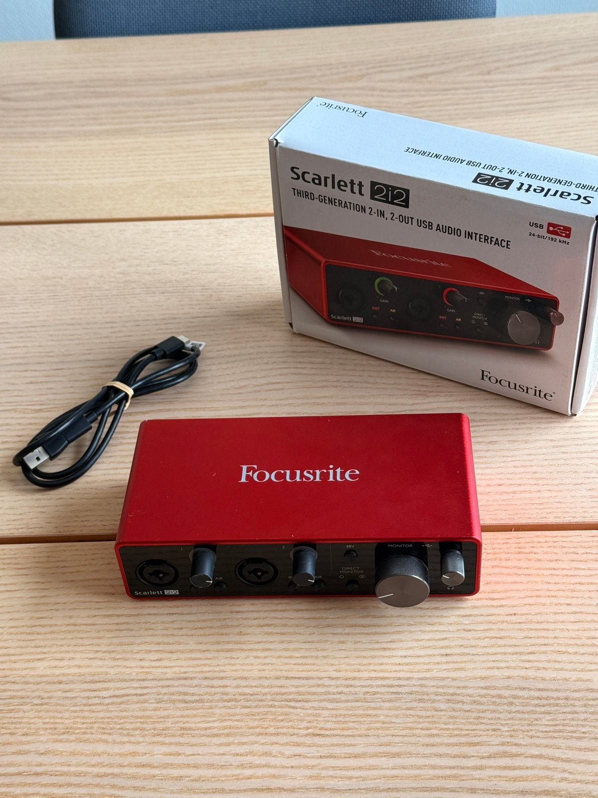 ≥ Focusrite Scarlett 2i2 3rd gen audio interface (m2415485027