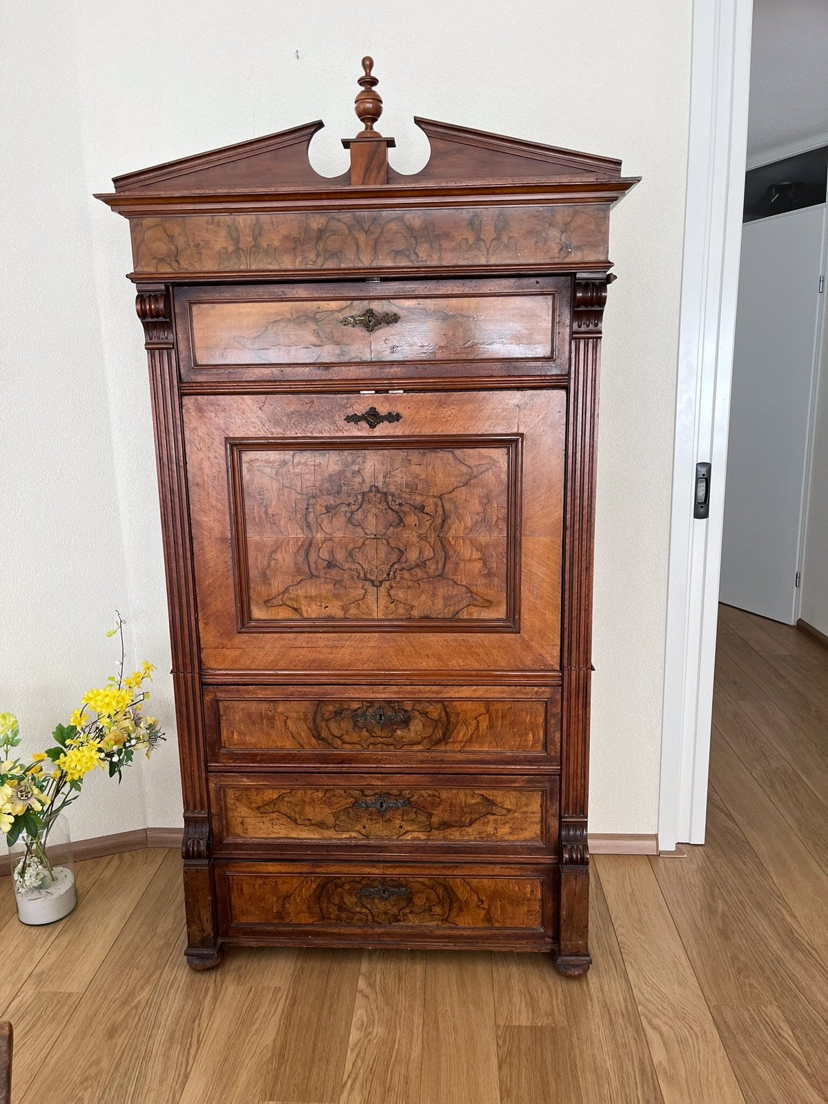 Walnoot houten bureau / kast, Ophalen