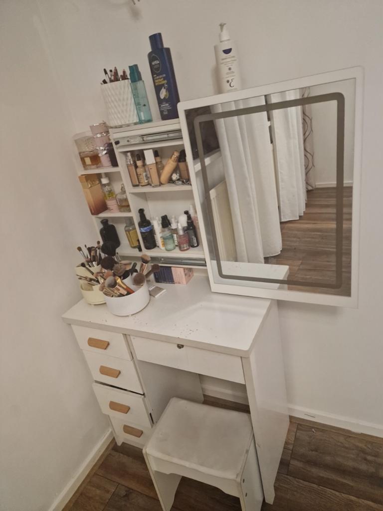 Makeup tafel gebruikt maar staat in goede orde, Huis en Inrichting, Ophalen of Verzenden, Gebruikt, 50 tot 100 cm, Minder dan 100 cm