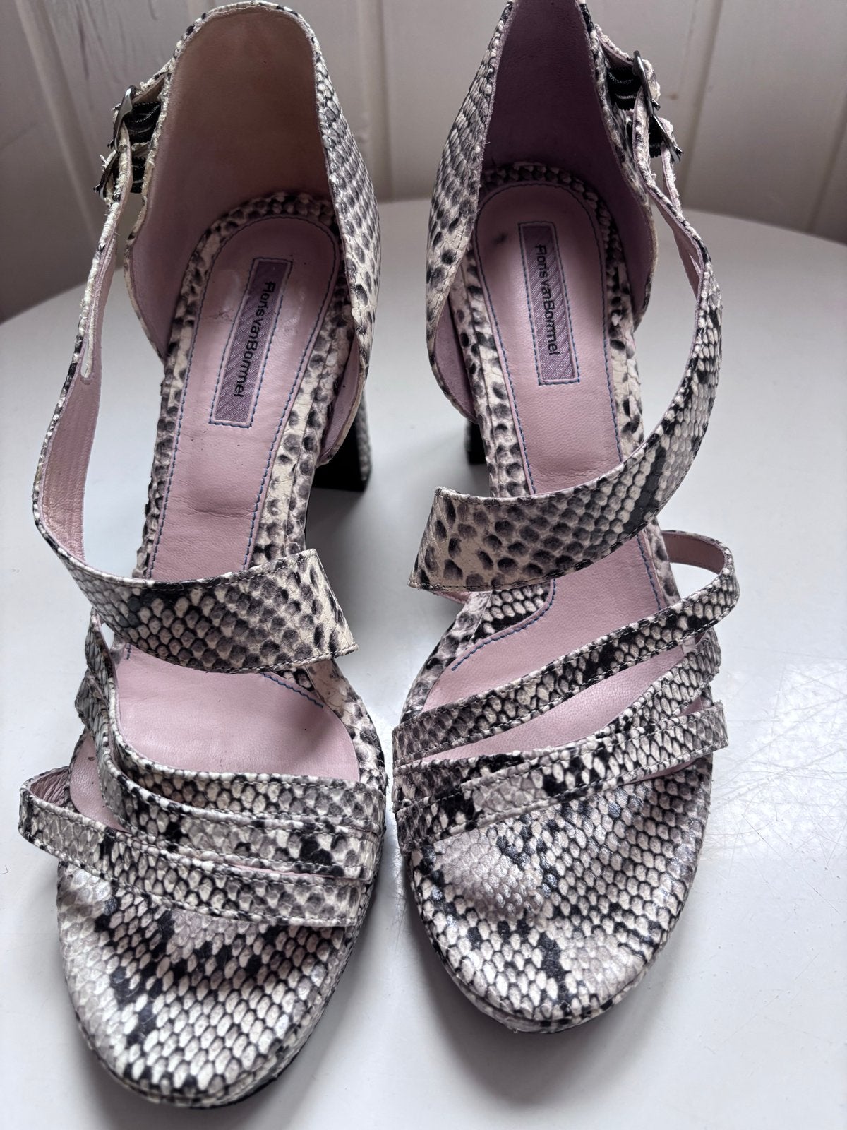 Floris van Bommel pumps met slangenprint - Zo goed als nieuw, Ophalen of Verzenden, Zo goed als nieuw, Pumps