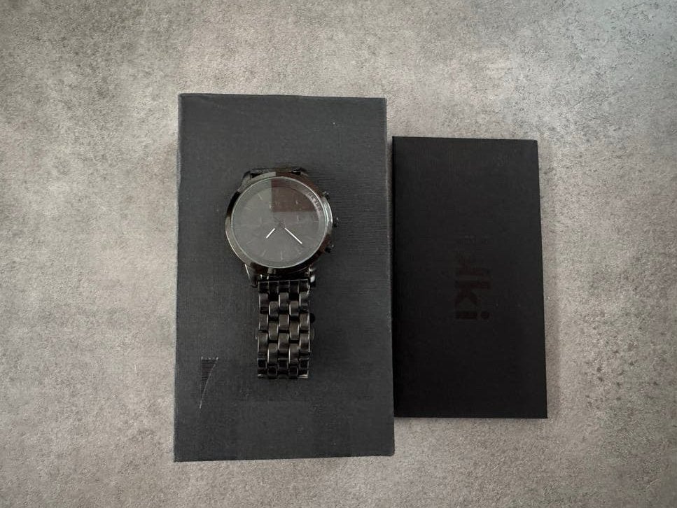 Ikki Herenhorloge - Stijlvol Zwart Design, Sieraden, Tassen en Uiterlijk, Horloges | Heren, Overige merken, Staal, Polshorloge