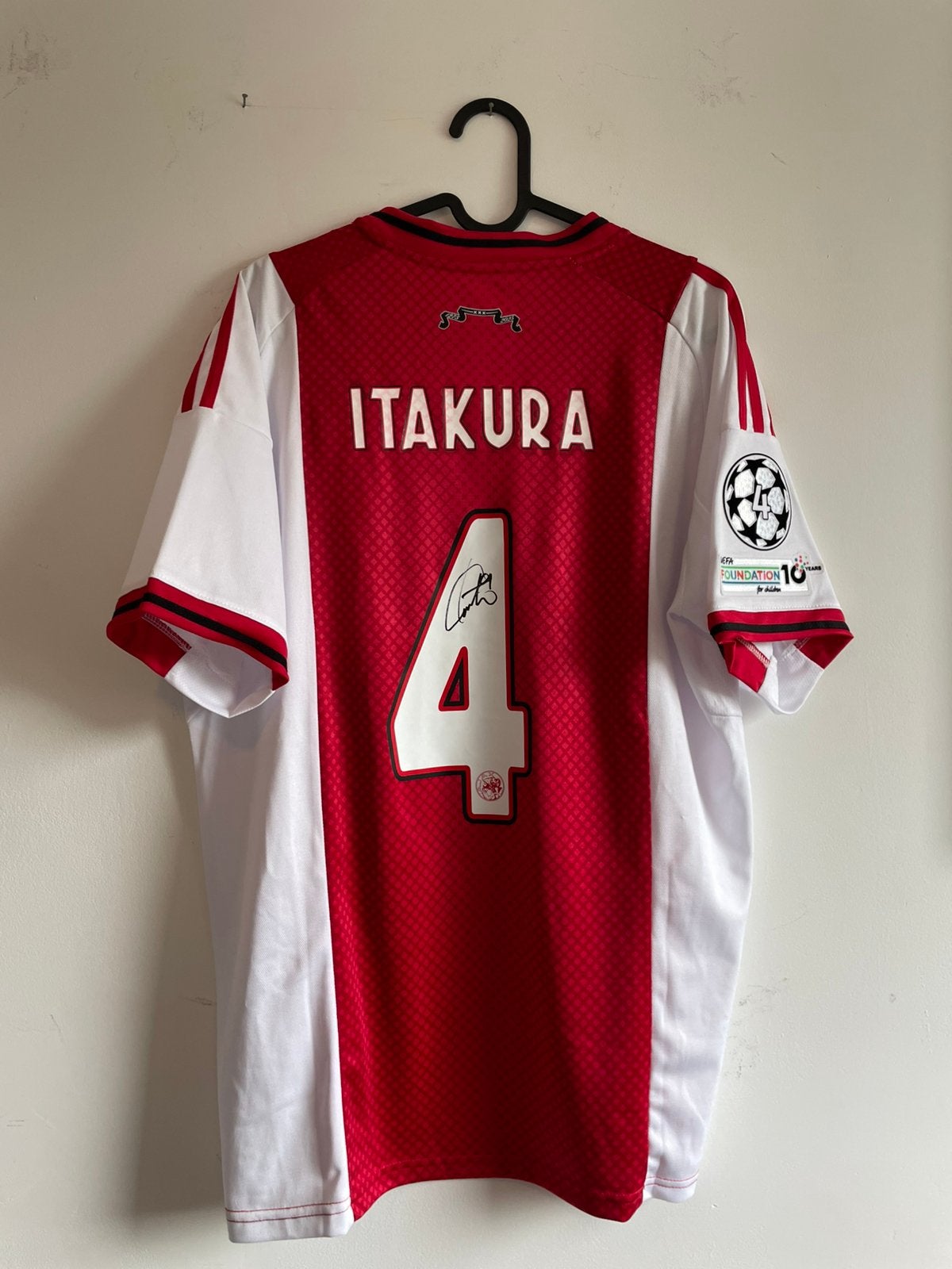 Gesigneerd Itakura 25/26 shirt, Verzamelen, Ophalen of Verzenden, Nieuw, Ajax, Shirt