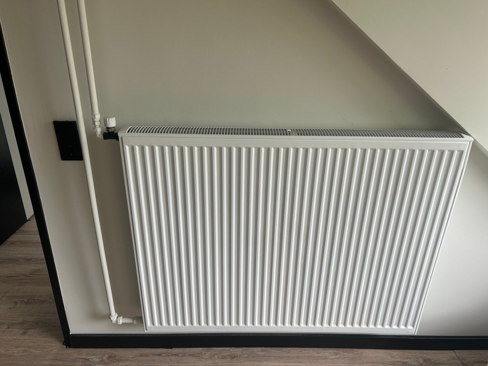 Mooie Radiator zo goed als nieuw circa 120x90 cm, Doe-het-zelf en Verbouw, Verwarming en Radiatoren, Ophalen, Radiator, Zo goed als nieuw