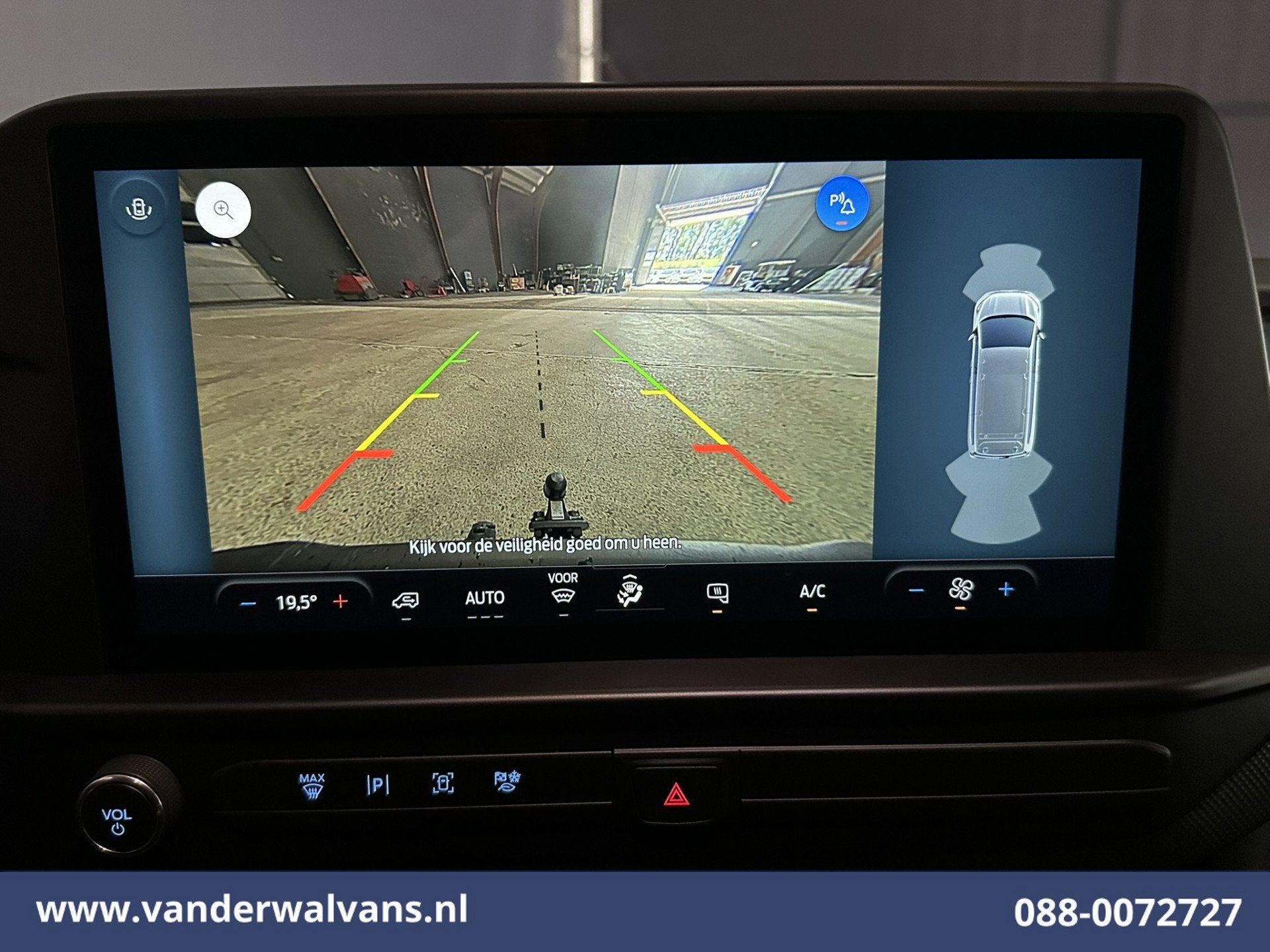 Ford Transit Custom 2.0 TDCI 136pk L2H1 Euro6 Airco | Camera, Voorwielaandrijving, 4 cilinders, 2800 kg, 1949 kg