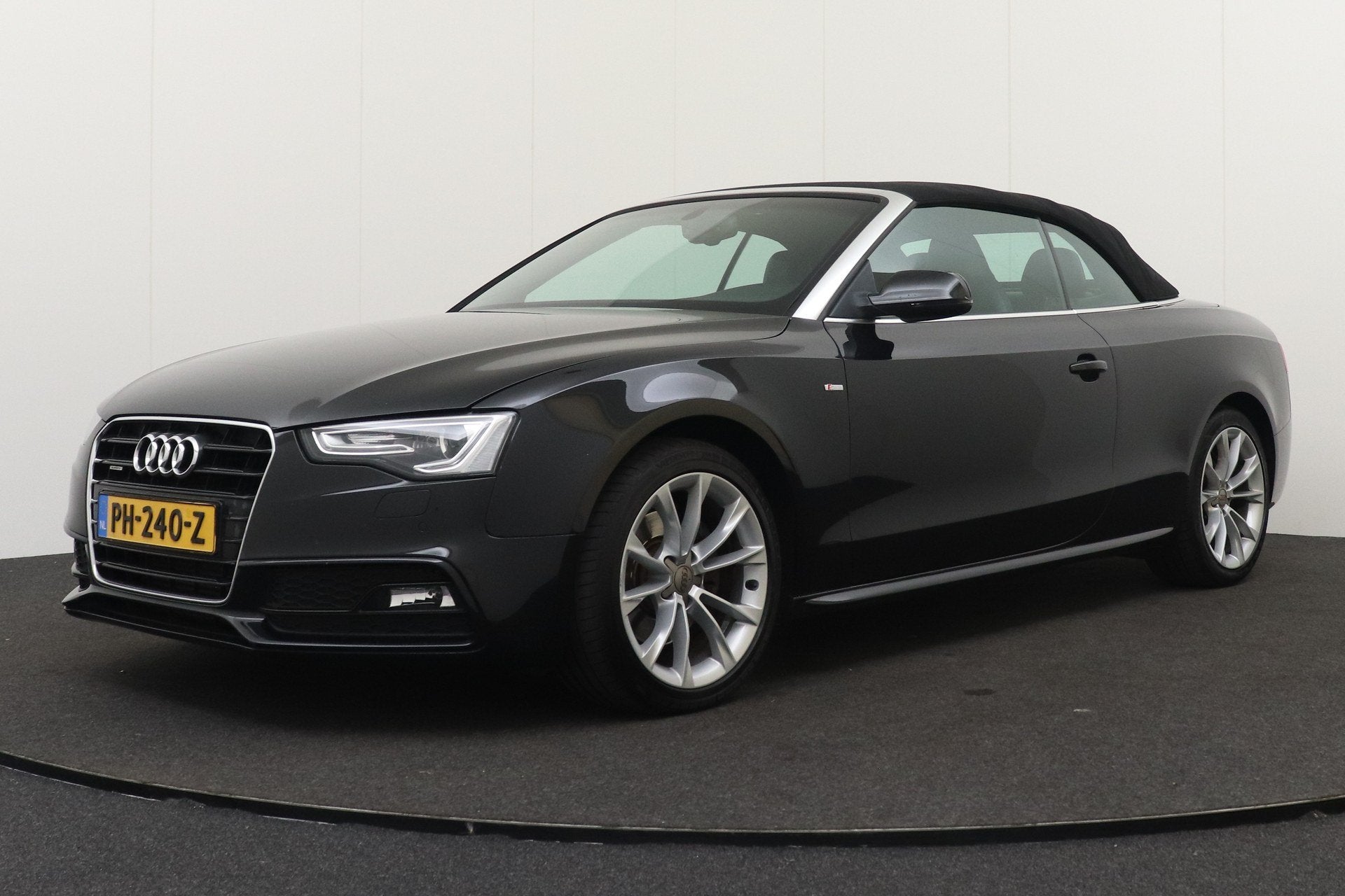 Audi A5 Cabriolet 2.0 211 PK Aut. TFSI Quattro S-Line Leder/, Auto's, Automaat, Gebruikt, Zwart, 4 cilinders