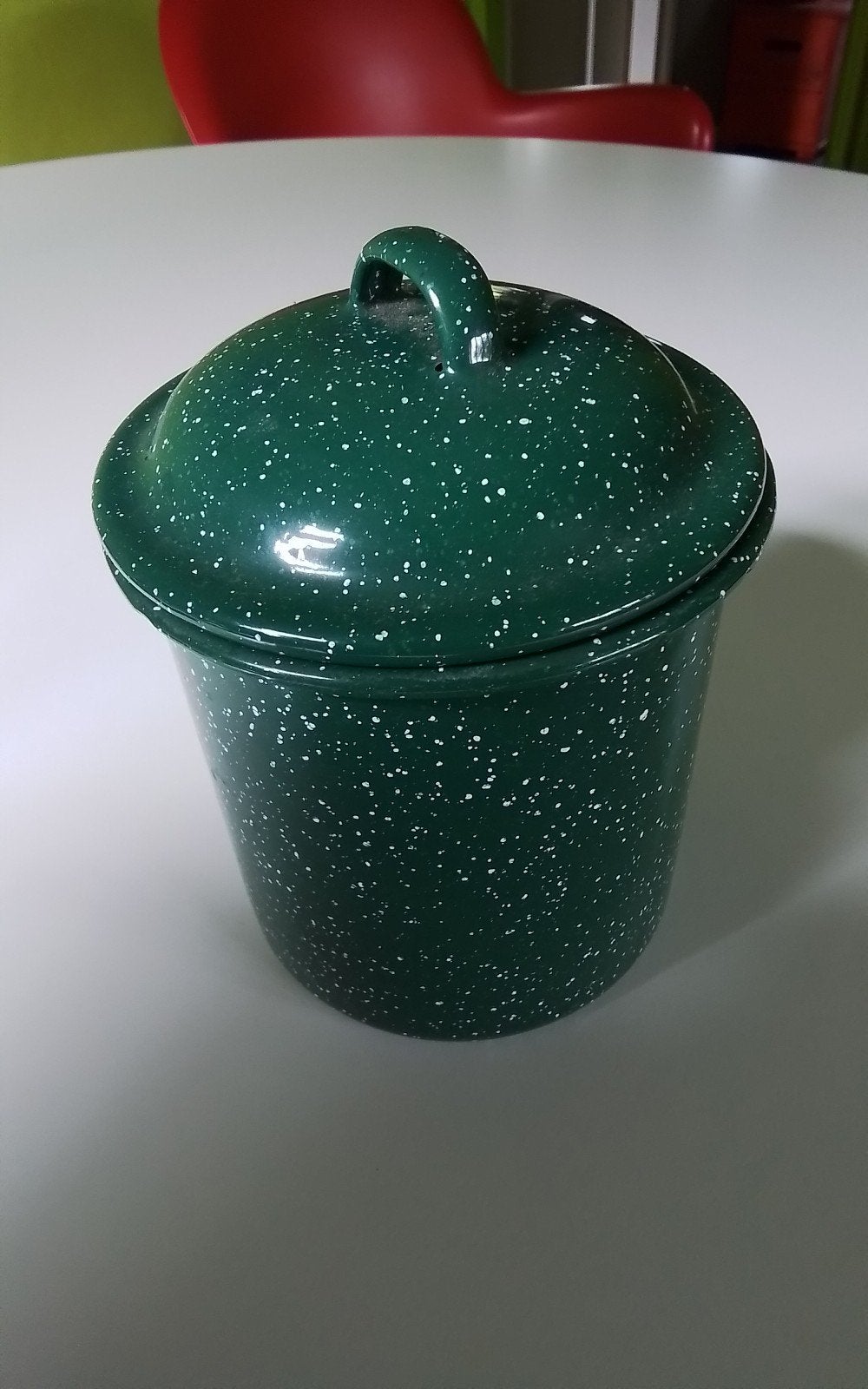 💐EMAILLE POTJE MET DEKSEL GROEN-WIT GESTIPPELD, Antiek en Kunst, Ophalen of Verzenden