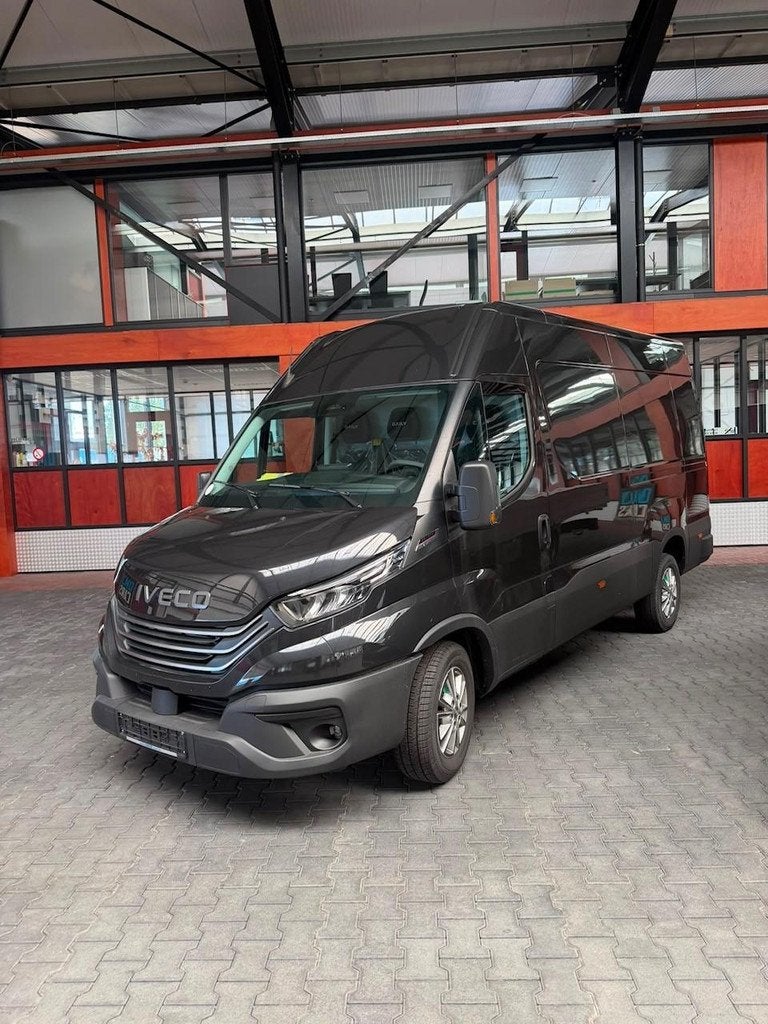 Iveco Daily 50x Voorraad diverse uitvoeringen 140/180/210 pk, Auto's, Automaat, 4 cilinders, Iveco, 179 pk