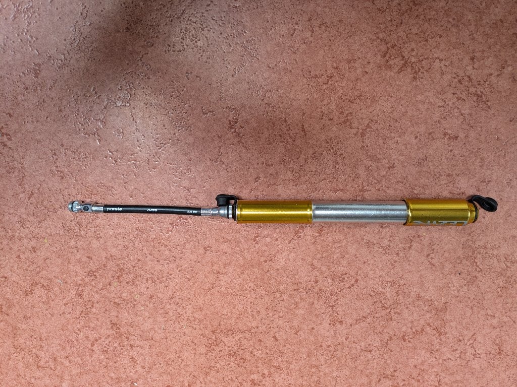 Fietspomp mini Lezyne, Ophalen, Zo goed als nieuw