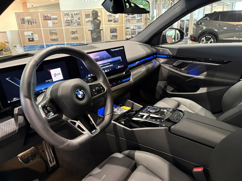 BMW 5 Serie Touring 520i M-sport Bowers&Wilkins, Trekhaak, P, Auto's, BMW, Automaat, Achterwielaandrijving, Gebruikt, Euro 6