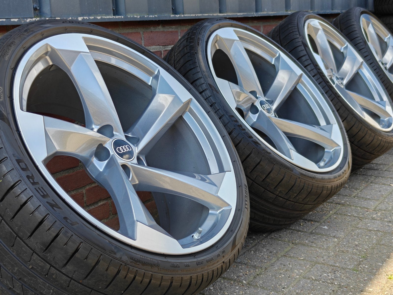 Gave Originele 21 inch Audi RS6 Zomerset Pirelli TPMS, Ophalen, Audi, Gebruikt, 285 mm