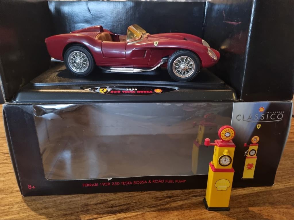 Ferrari 1958 250 Testa Rossa Shell Classico modelauto, Hobby en Vrije tijd, Modelauto's | 1:18, Ophalen of Verzenden, Zo goed als nieuw