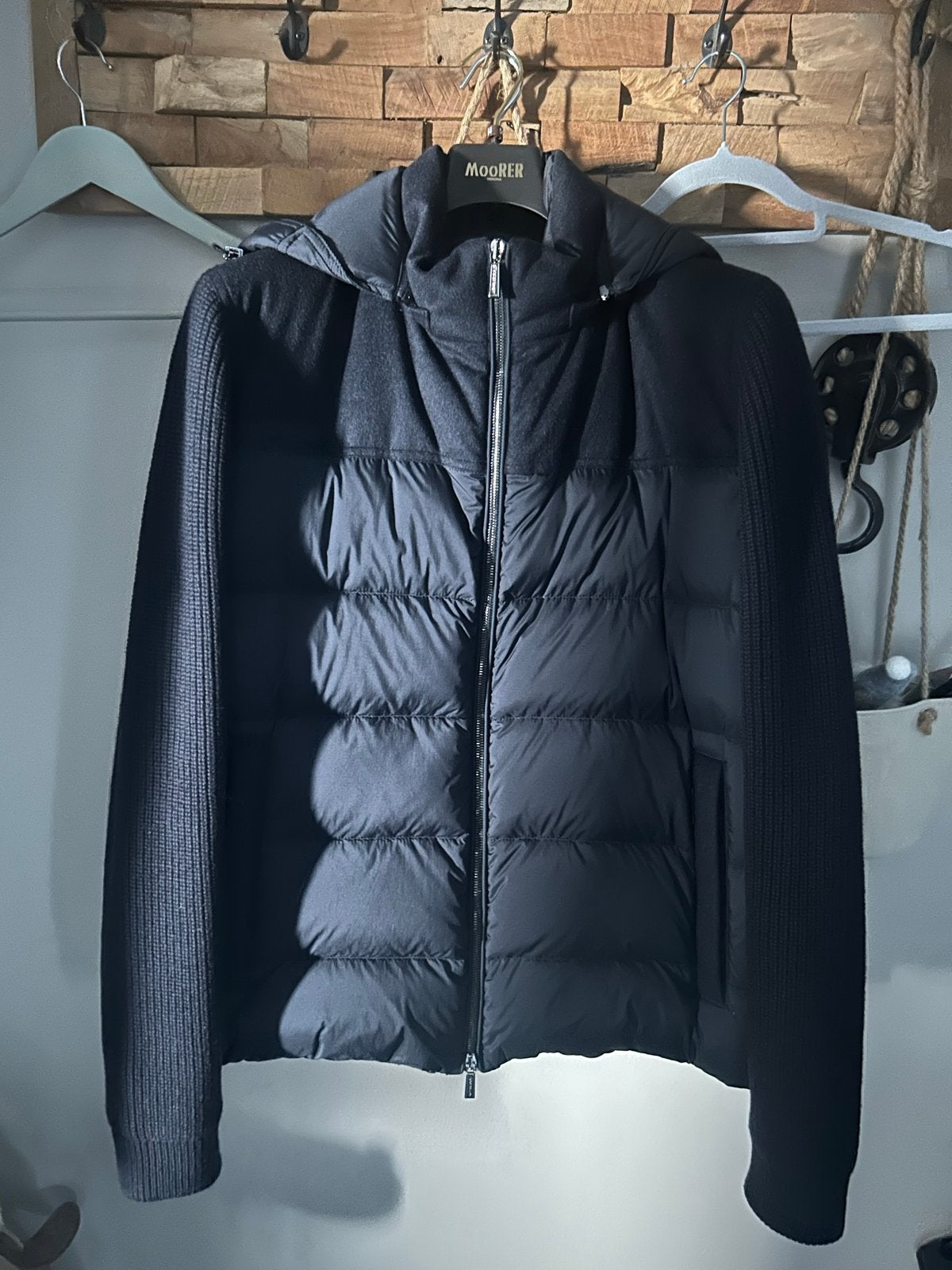 Moorer Allori-LSM donsjack met gebreide mouwen - Maat 54, Kleding | Heren, Jassen | Winter, Ophalen, Nieuw, Maat 52/54 (L), Blauw