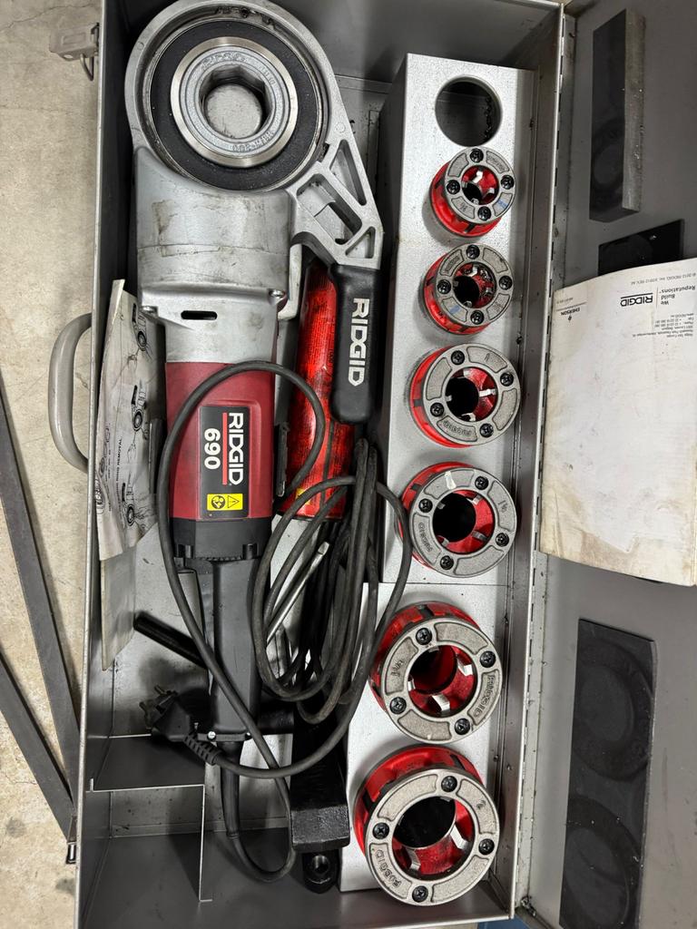 Ridgid 690 pijpsnijder 1/2" tot 2" - Zeer weinig gebruikt, Ophalen, Zo goed als nieuw