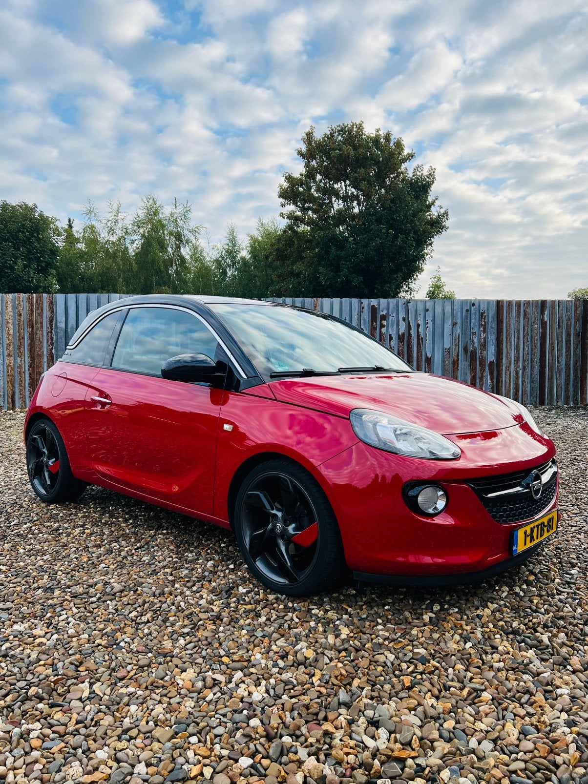 Opel ADAM 1.4-16V GLAM 100 pk 2013 Leder Airco Nieuwstaat!, Voorwielaandrijving, Dealer onderhouden, 40 €/maand, 4 cilinders