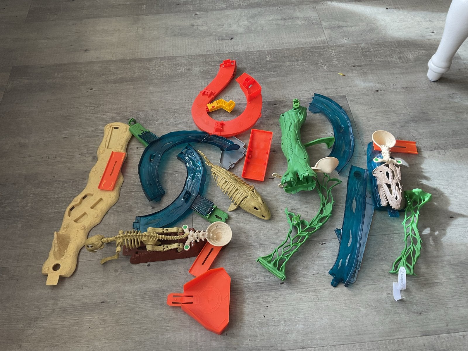 Hot Wheels Dino Challenge Baan met Dinosaurus Skeletten, Ophalen of Verzenden, Gebruikt, Jongen of Meisje