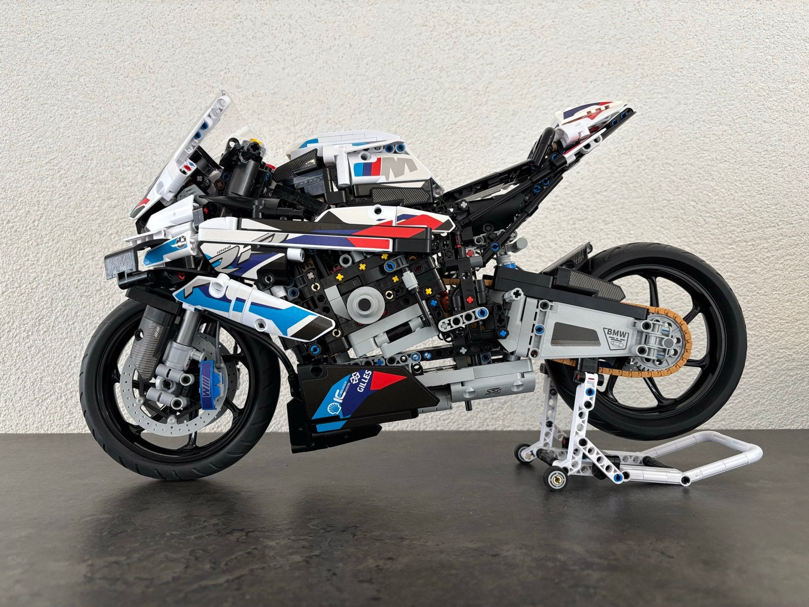 BMW M 1000 RR (42130), Overige merken, Ophalen of Verzenden, Zo goed als nieuw, Groter dan 1:32