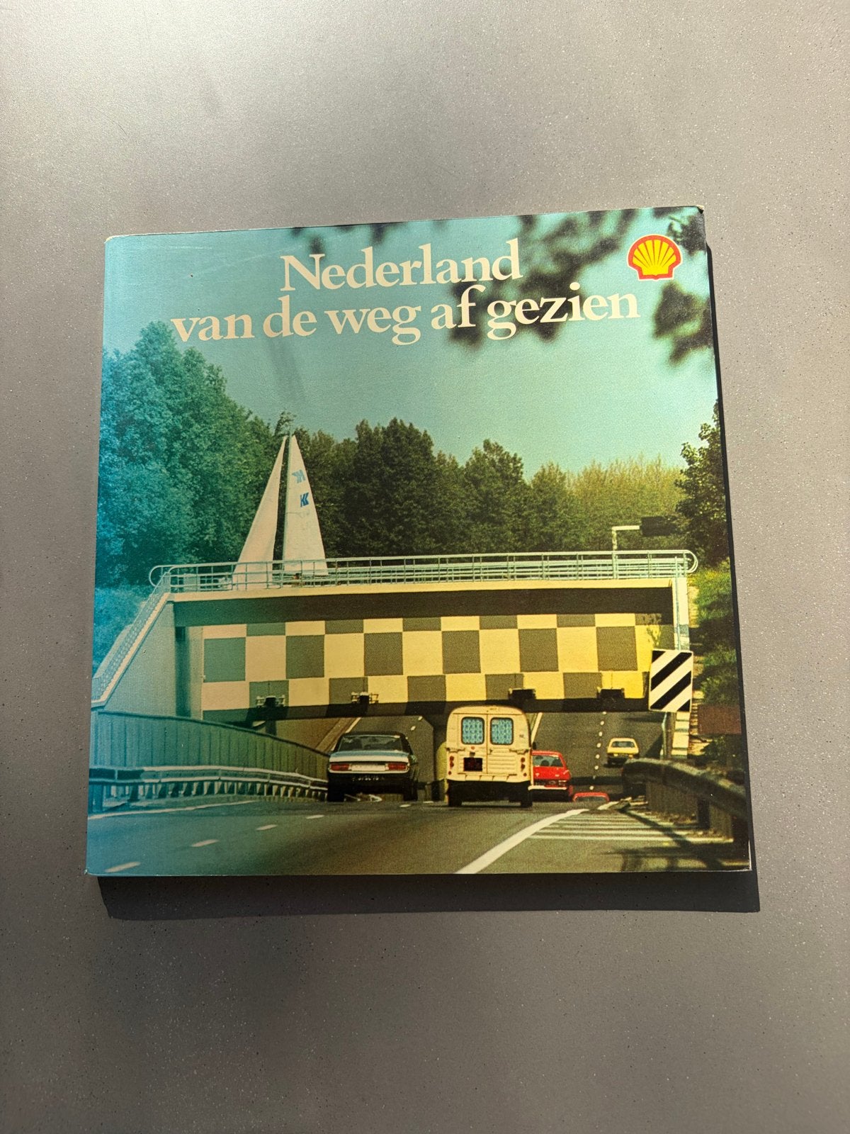 Nederland van de weg af gezien - Shell Boek, Ophalen of Verzenden, Zo goed als nieuw, Algemeen