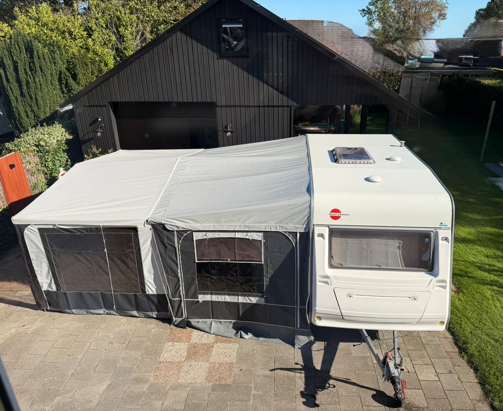 Caravan Burstner Ventana Avantgarde 435TN voortent en luifel, Vast bed, Koelkast, Treinzit, Particulier