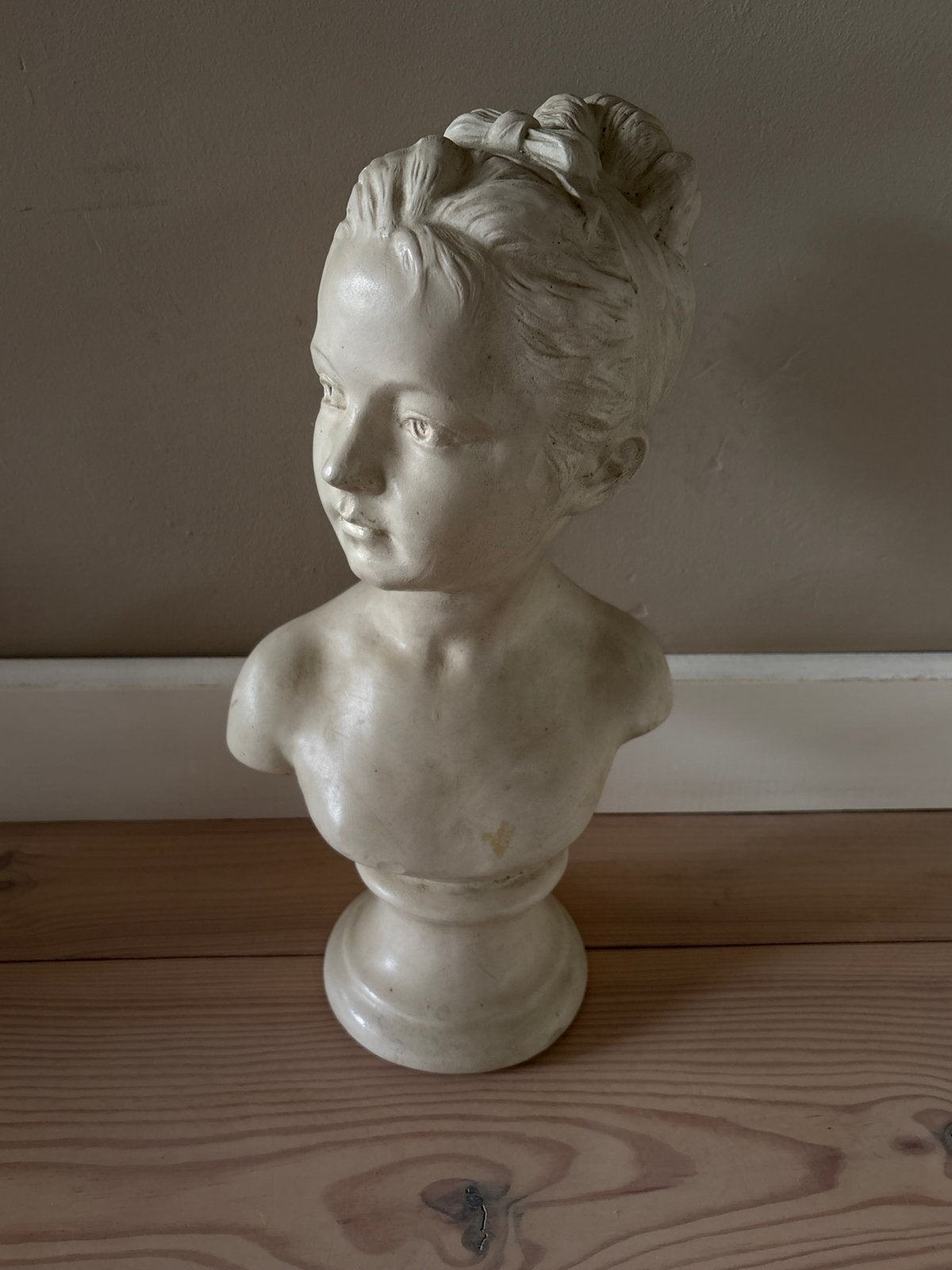 Vintage Borstbeeld van een Meisje - Klassieke Decoratie, Antiek en Kunst, Ophalen, Minder dan 20 cm, Gips, Buste