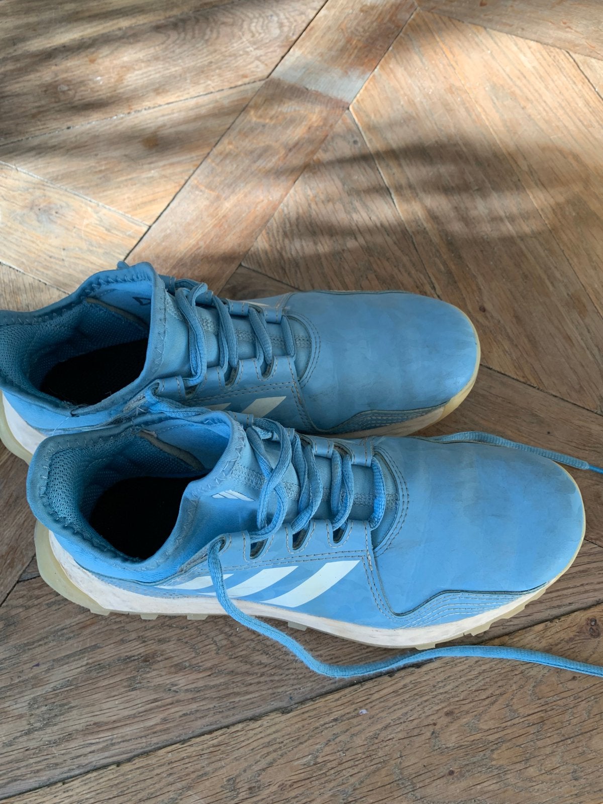 Adidas hockeyschoenen 38, Ophalen of Verzenden, Zo goed als nieuw, Schoenen
