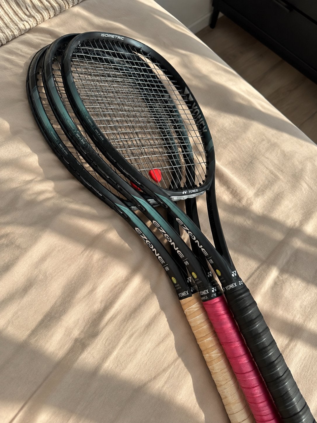 3x Yonex Ezone Aqua Night L2, Sport en Fitness, Ophalen of Verzenden, Gebruikt, Racket, L2