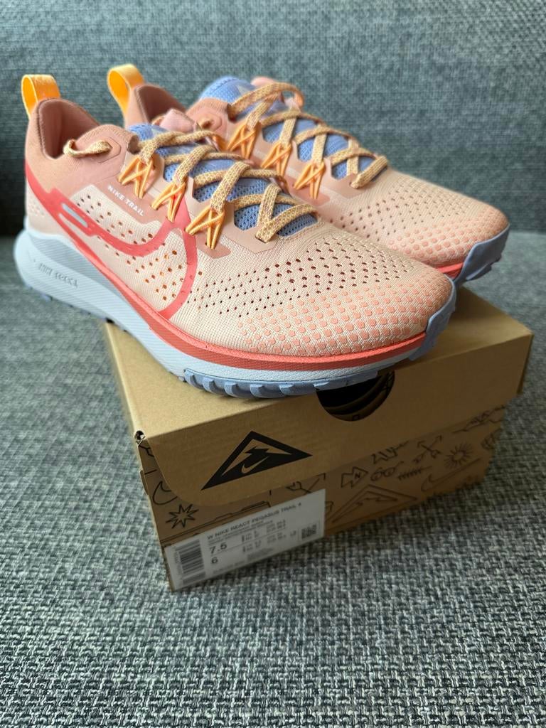 Nike Pegasus Trail 4, maat 38.5, Sportschoenen, Nieuw, Ophalen of Verzenden, Roze