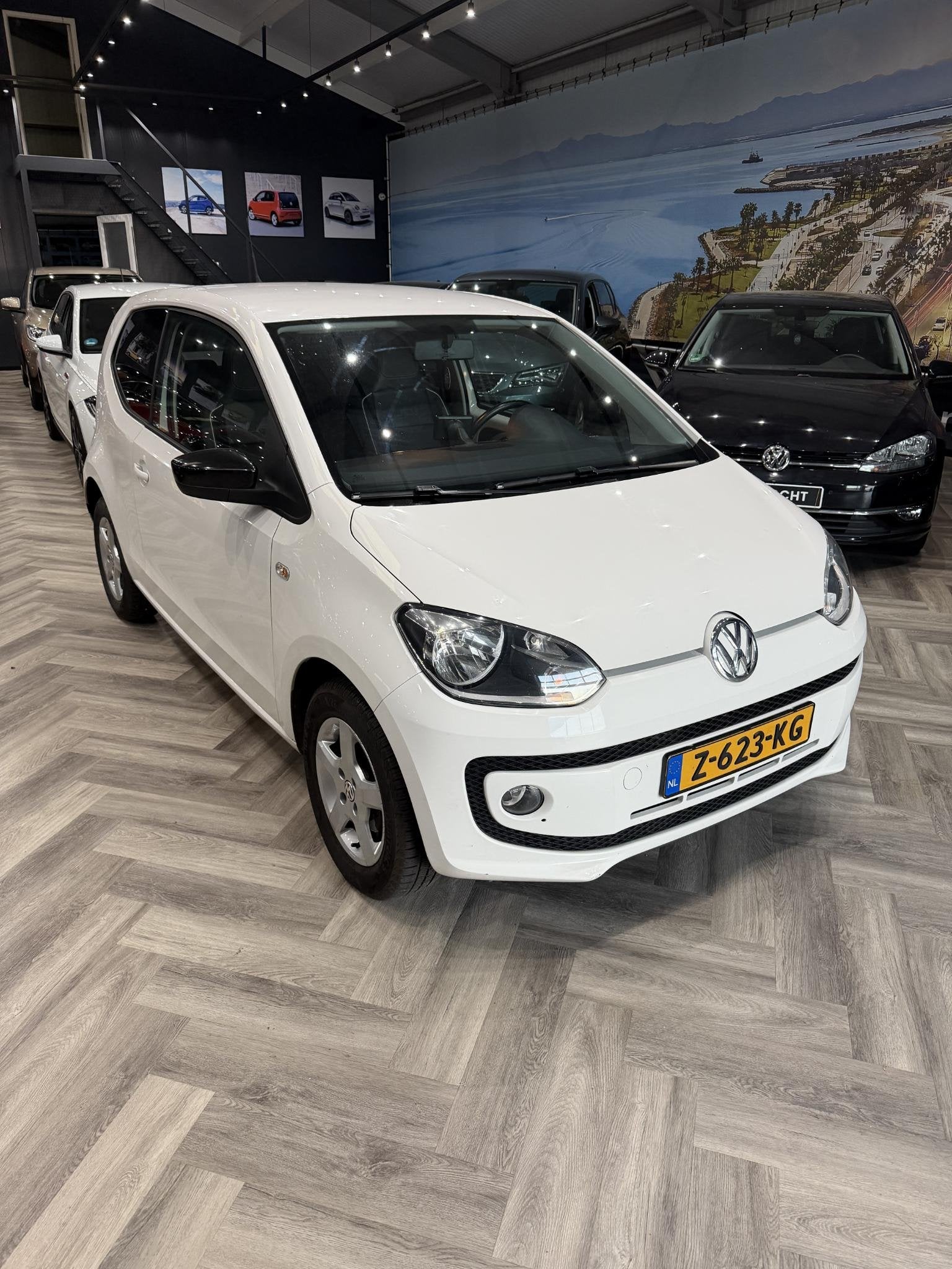 Volkswagen Up! 1.0 move up! LEER,STOELVERWARMING,, Voorwielaandrijving, Gebruikt, Up!, Wit