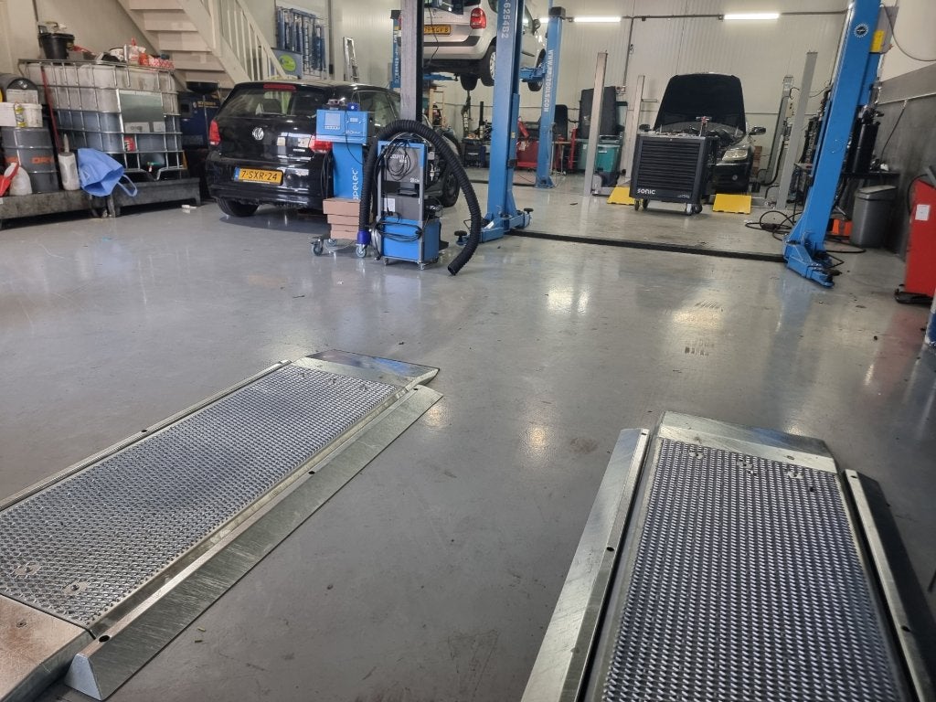 Foto 2 van Autogarage te koop in Amersfoort