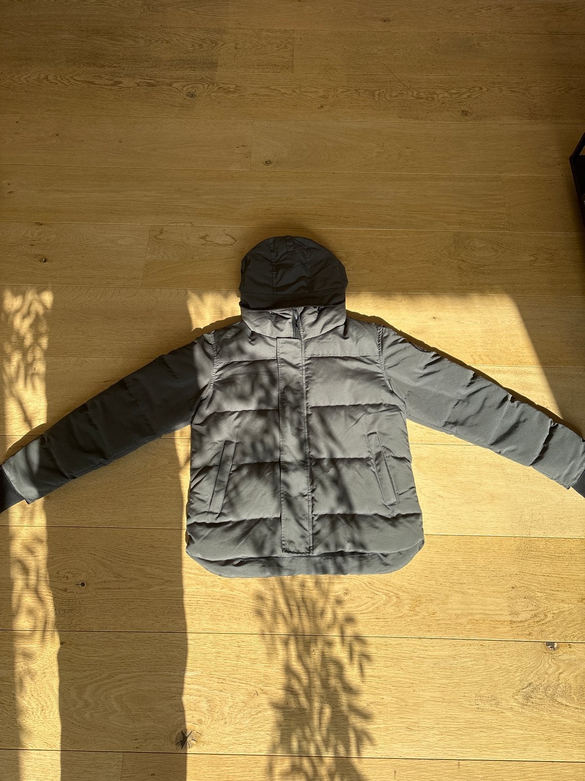 Canada Goose Macmillan Parka Grijs Zwart Logo Maat XS, Verzenden, Zo goed als nieuw, Maat 46 (S) of kleiner, Grijs