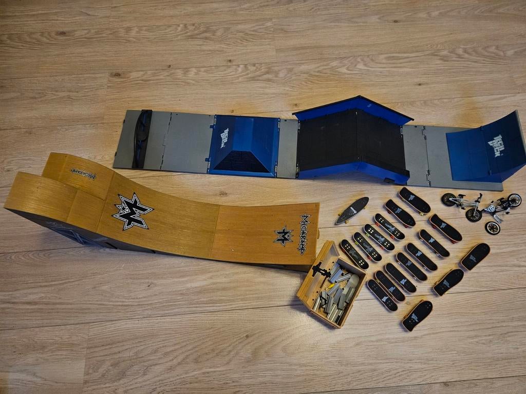Tech deck schans + skatepark + skateboards, Ophalen of Verzenden, Gebruikt