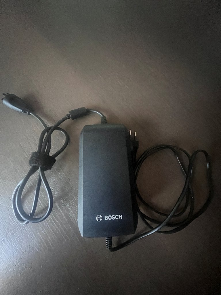 Bosch ebike accu oplader 36V/4A, Fietsen en Brommers, Zo goed als nieuw