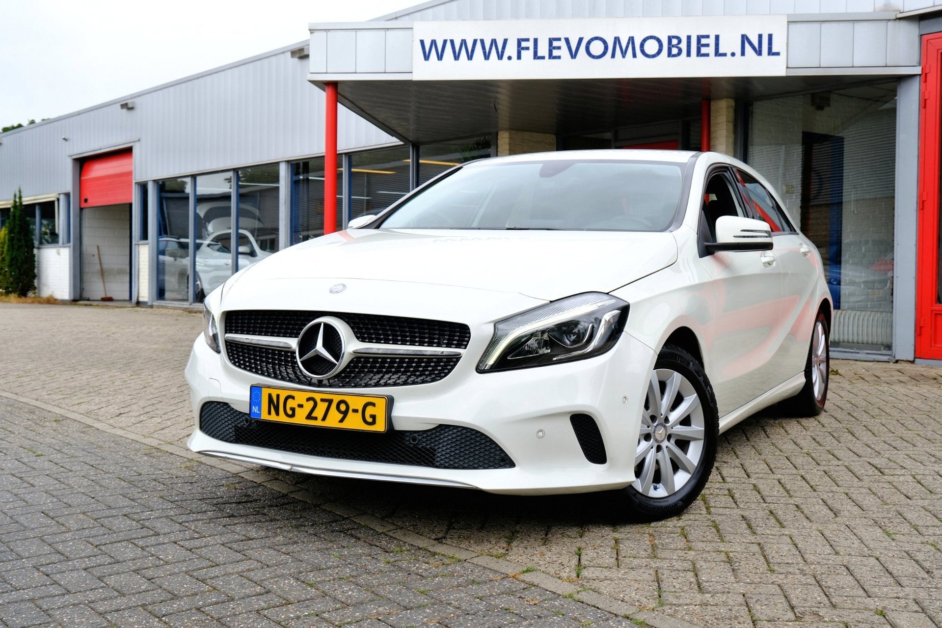 Mercedes-Benz A-klasse 160 Ambition LED|Navi|Half Leder|Spor, Voorwielaandrijving, Lichtsensor, Gebruikt, Euro 6