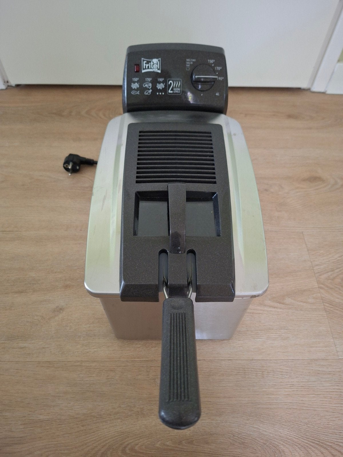 Fritel friteuse SF 4371- 4 liter (bijna niet gebruikt), 4 liter of meer, Ophalen, Zo goed als nieuw, Uitneembare binnenpan