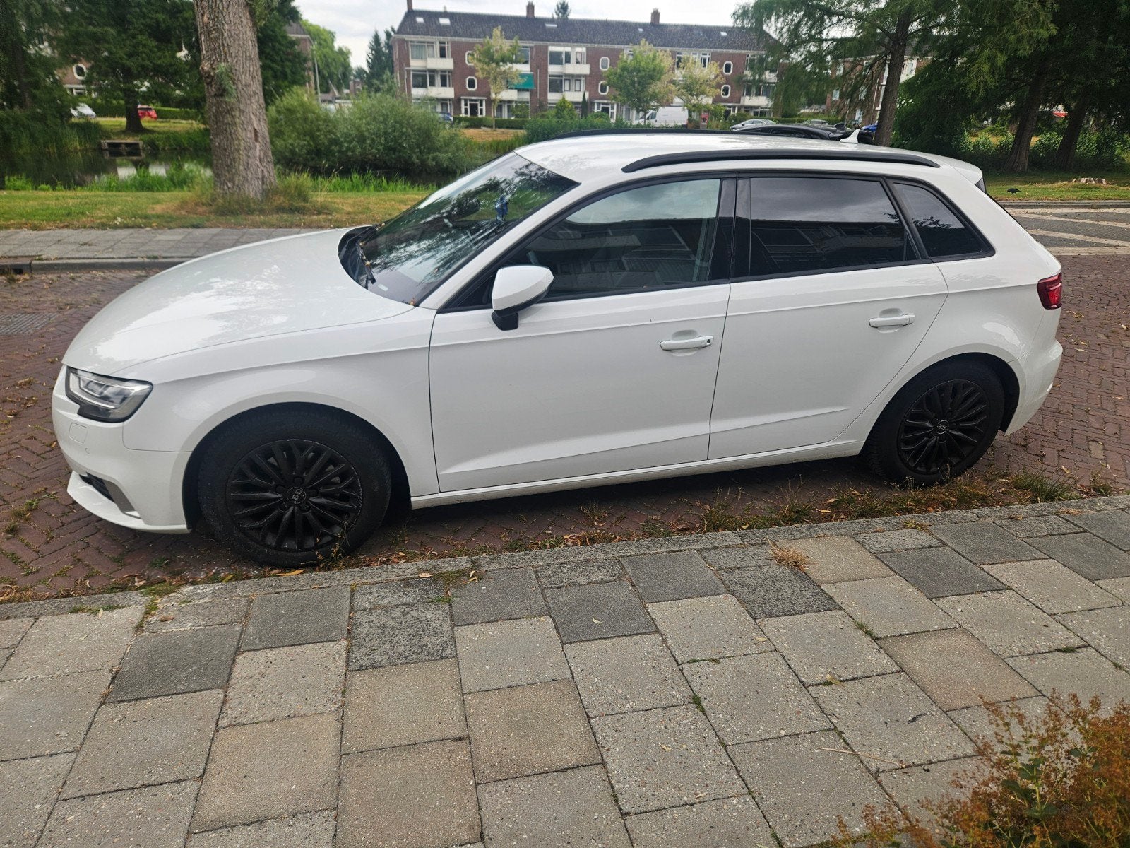 Audi A3 1.0 Tfsi 116pk 2017 Wit, Auto's, Audi, Voorwielaandrijving, 620 kg, Wit, Origineel Nederlands