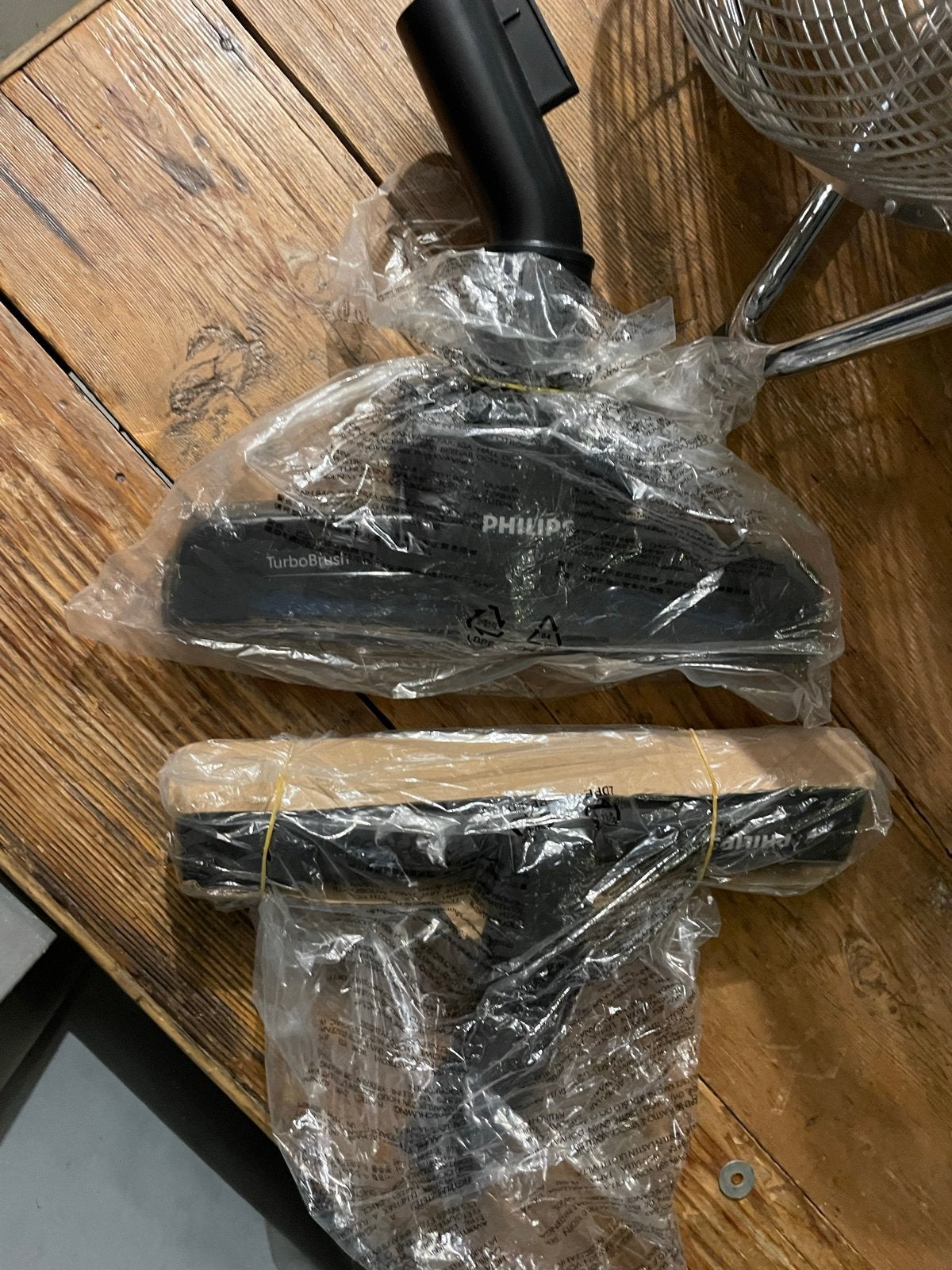 Nieuwe Philips Turbobrush en Vloerzuigmond (2 stuks), Ophalen of Verzenden, Nieuw, Geschikt voor harde vloeren, Philips