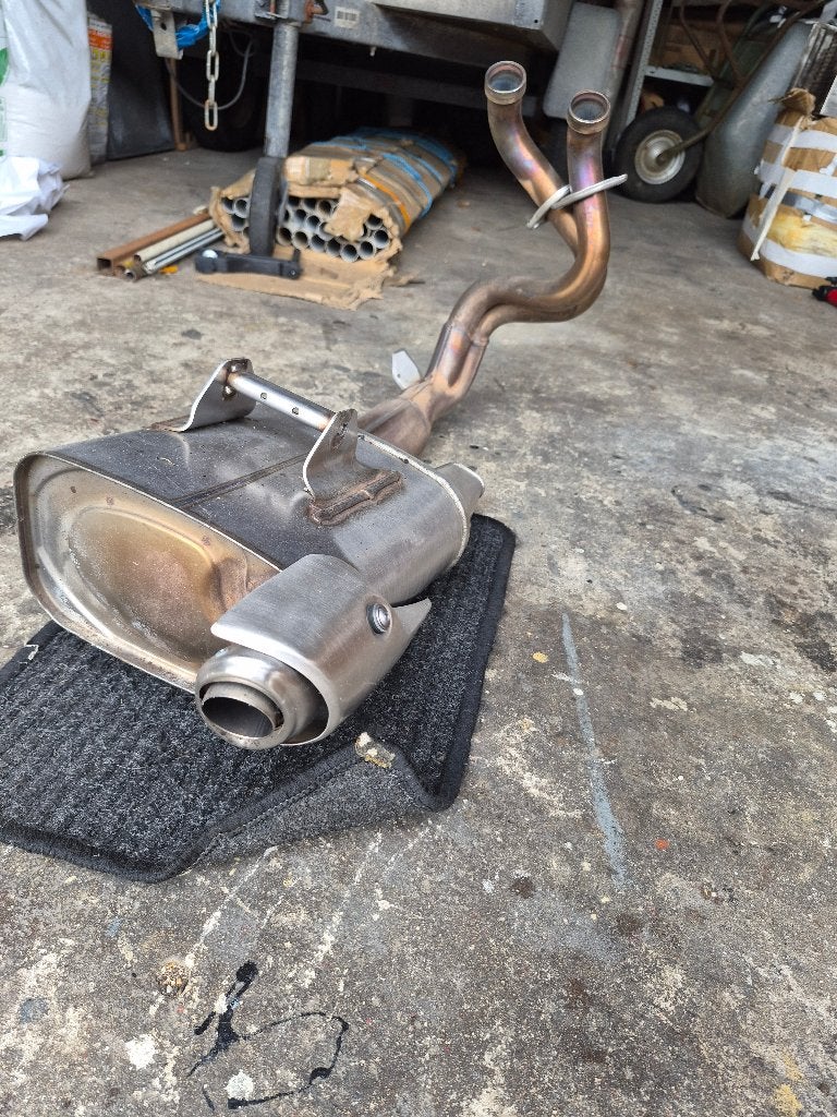 Originele uitlaat kawasaki z650 2025, Motoren, Ophalen, Gebruikt