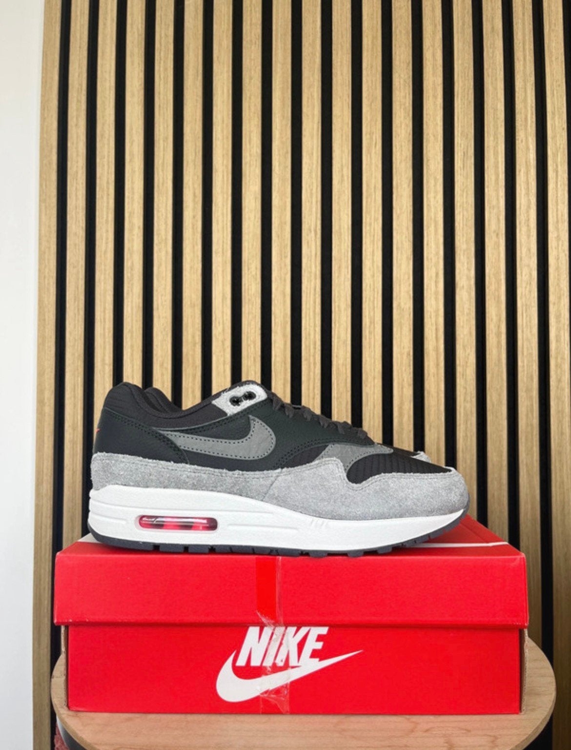 Nike air max 1 Dark smoke grey EU 40 nieuw, Kleding | Heren, Schoenen, Overige kleuren, Nieuw, Ophalen of Verzenden, Sneakers of Gympen