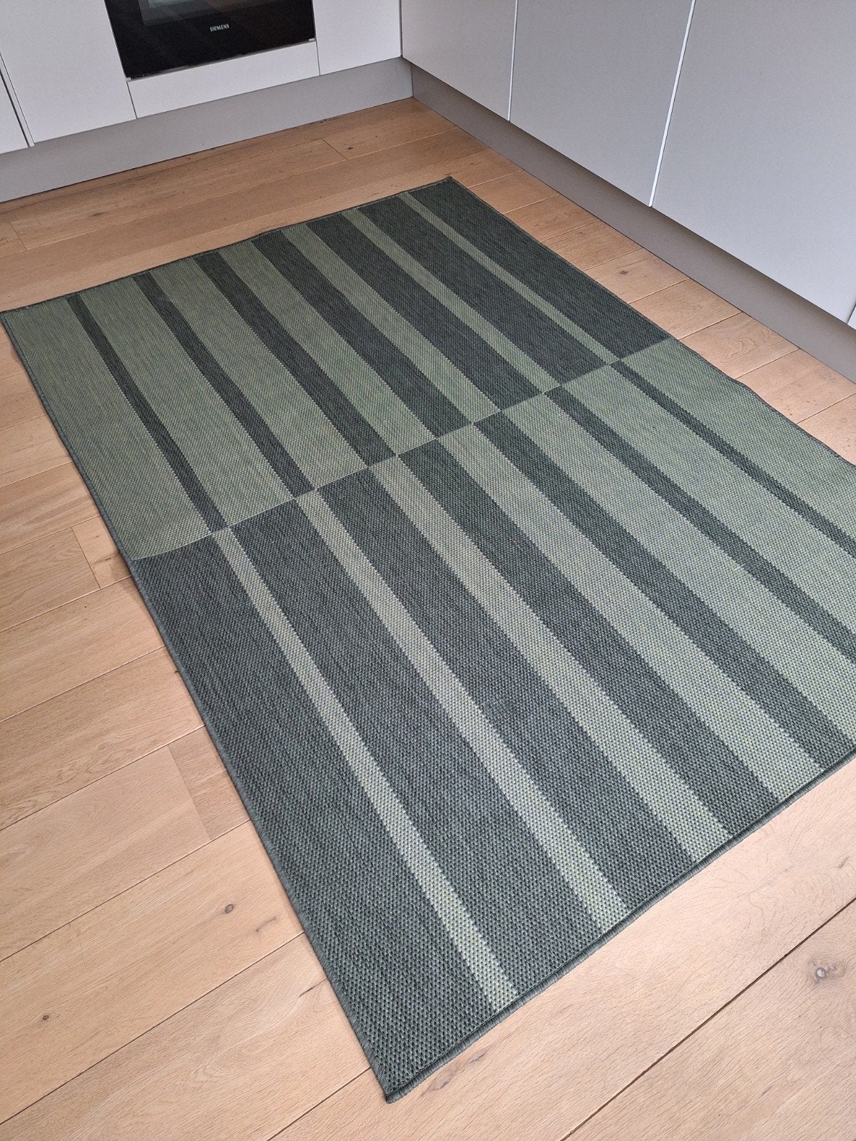 Mooi groen kleed van IKEA, Ophalen, 100 tot 150 cm, Zo goed als nieuw, 150 tot 200 cm