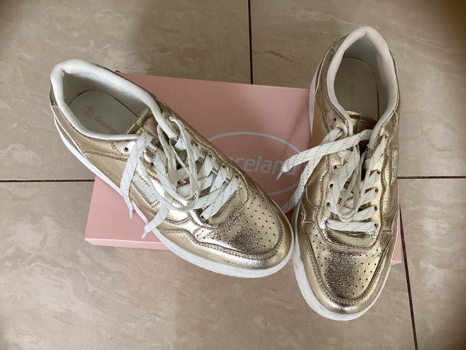 Graceland goude sneakers en sandalen 40, Ophalen, Overige kleuren, Sneakers of Gympen, Zo goed als nieuw