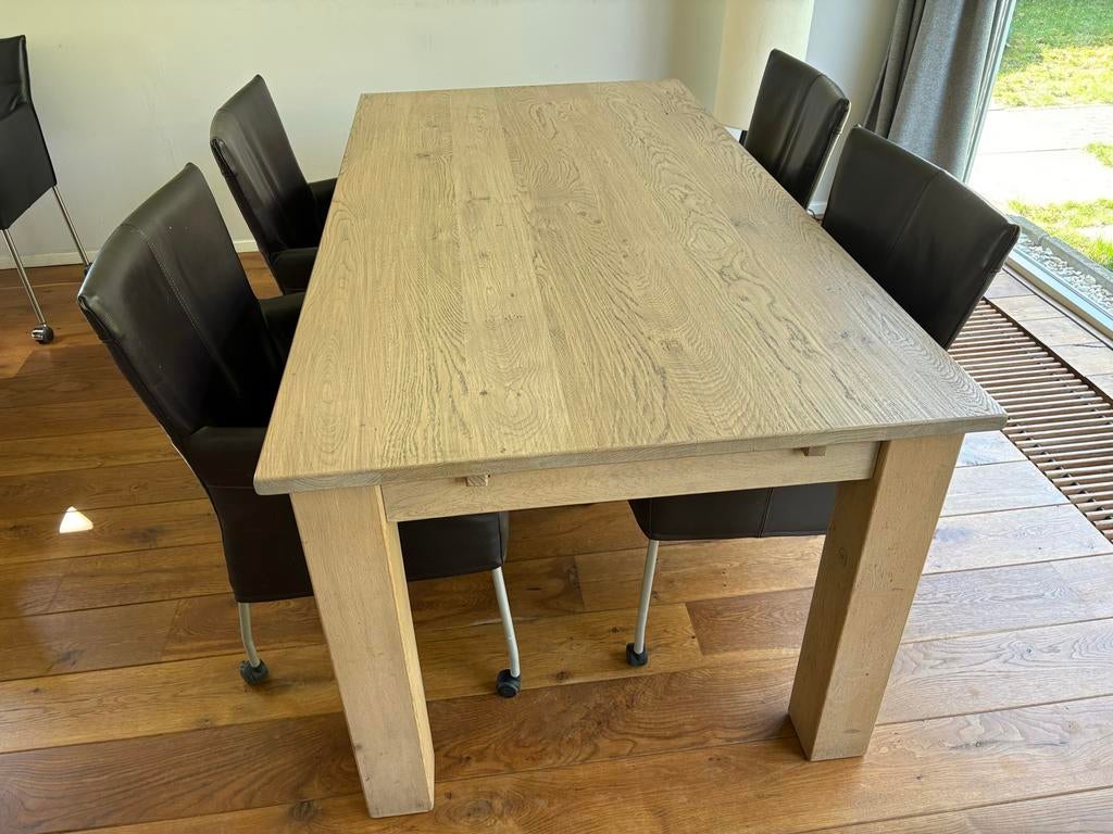 eettafel van eikenhout met twee verlengstukken (Eijerkamp), Ophalen, Gebruikt, 4 tot 6 stoelen
