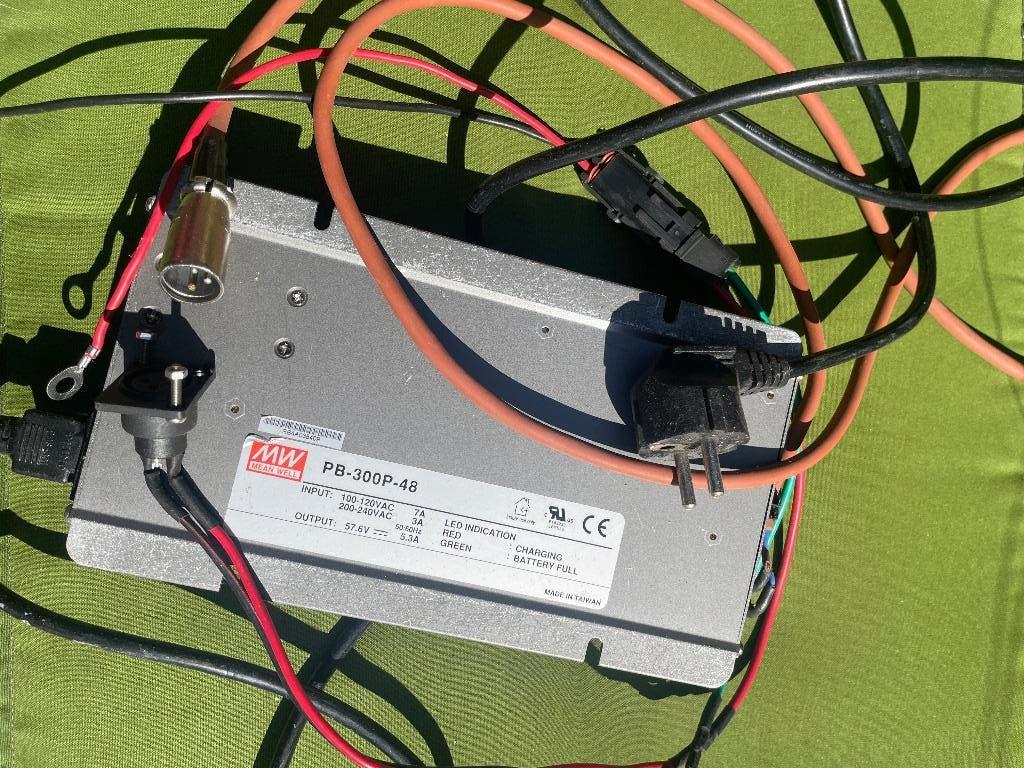 Diverse gebruikte en niewe acculaders 48, 60, 72 volt, Ophalen of Verzenden, Zo goed als nieuw