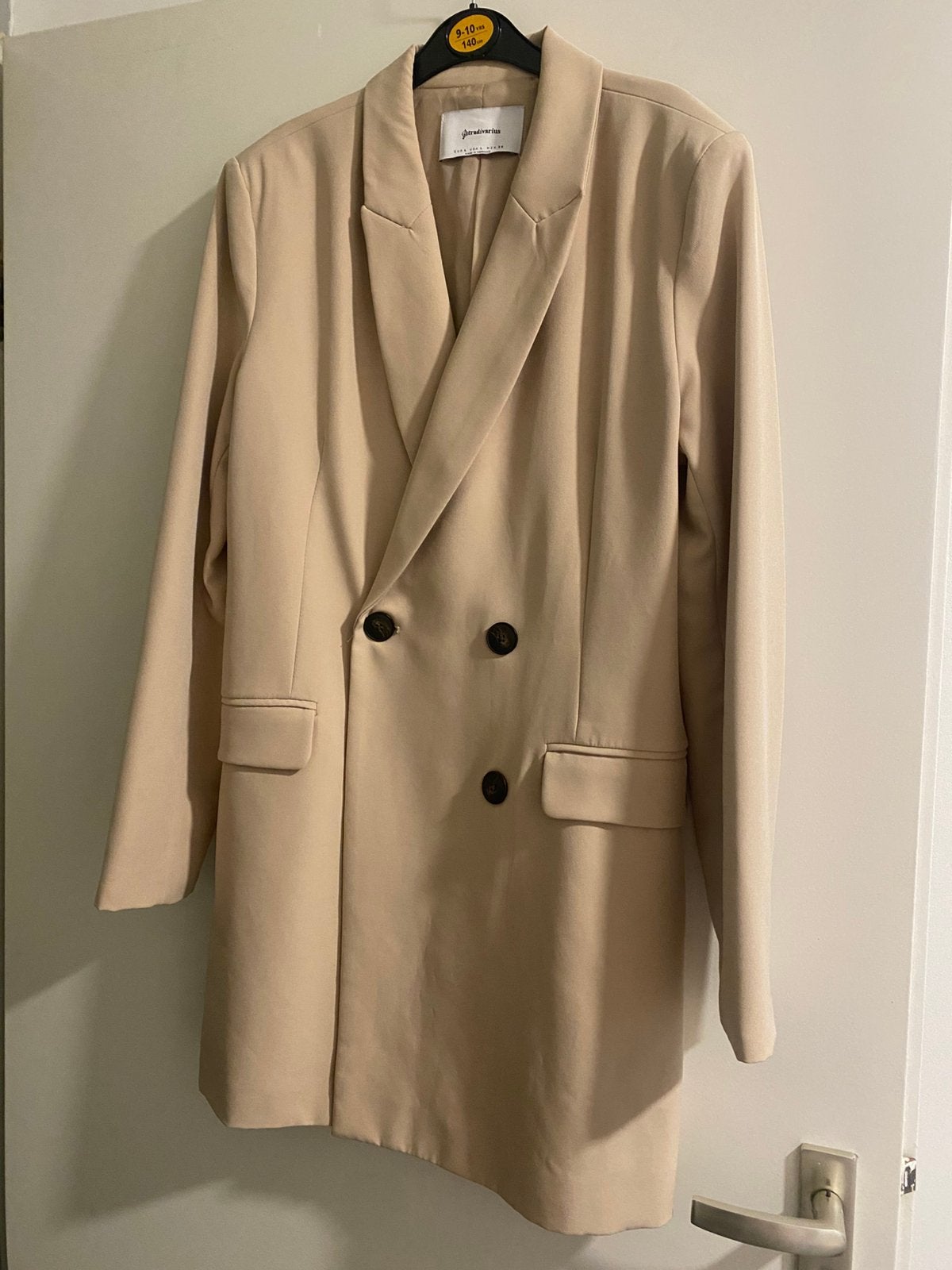 Mooie lange blazer, Ophalen of Verzenden, Zo goed als nieuw, Maat 42/44 (L), Beige
