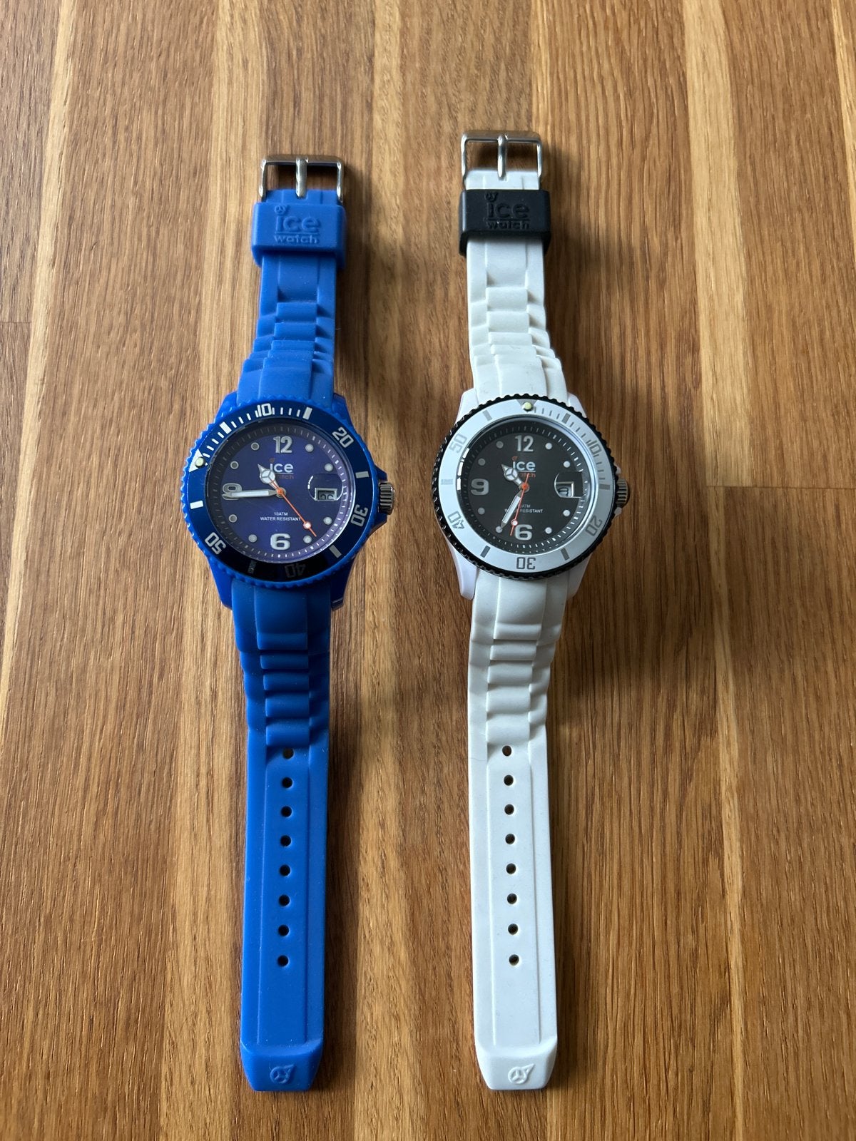 Set van 2 Ice-Watch polshorloges: blauw en wit, Ophalen of Verzenden, Zo goed als nieuw
