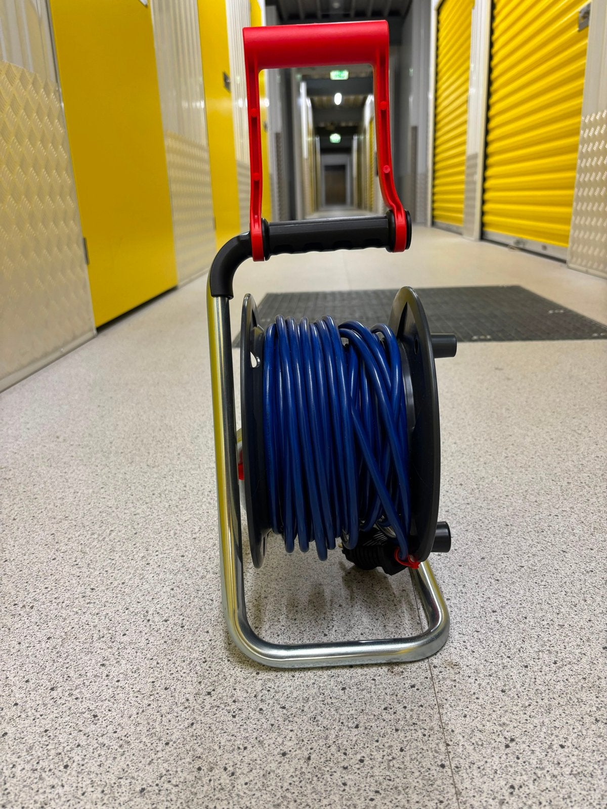 Brennenstuhl Kabelhaspel 25m IP44 – 3 Stopcontacten, Ophalen, Nieuw, Brennenstuhl, Kabel of Snoer