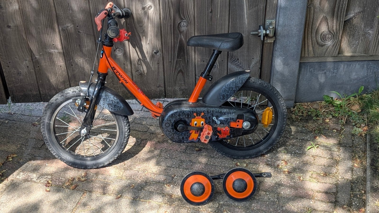 B'Twin kinderfiets 16 inch met zijwieltjes, Ophalen, Gebruikt, 16 tot 20 inch, Zijwieltjes
