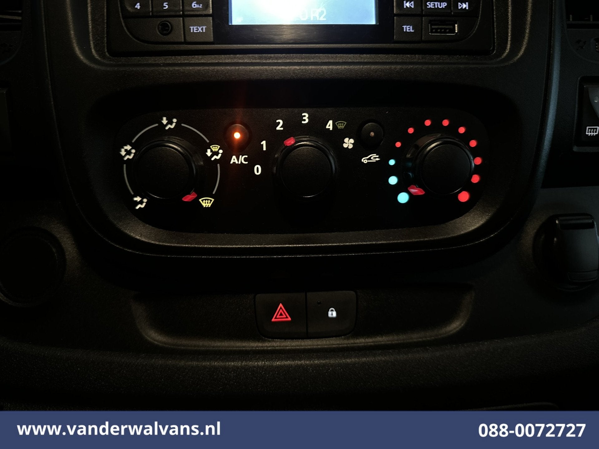 Renault Trafic 1.6 dCi L1H1 Euro6 Airco | Trekhaak | Parkeer, Voorwielaandrijving, Gebruikt, Euro 6, 2000 kg