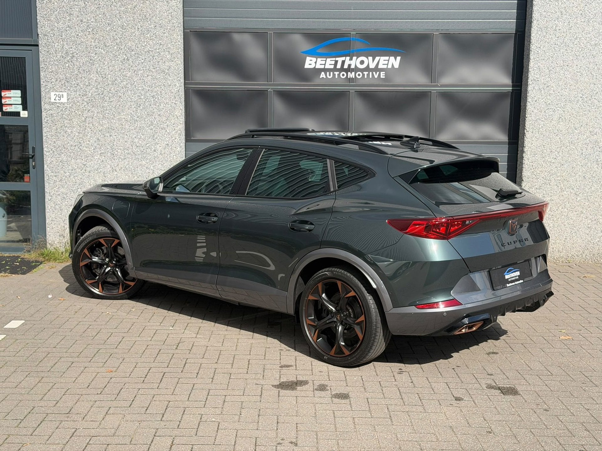 Cupra Formentor 1.4 e-Hybrid VZ Copper Edition Pano Keyless, Auto's, Dealer onderhouden, Gebruikt, 4 cilinders, Formentor