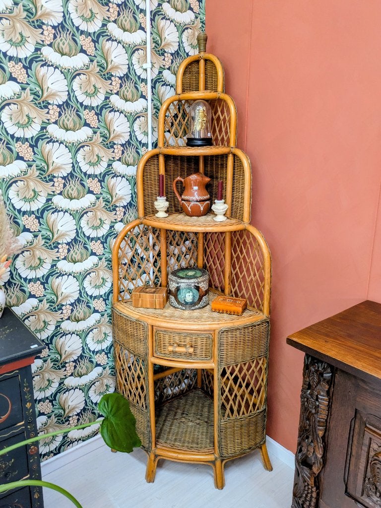 Rotan Hoekkast Vintage, Huis en Inrichting, Kasten | Wandmeubels, Gebruikt, Ophalen of Verzenden, X, 150 tot 200 cm