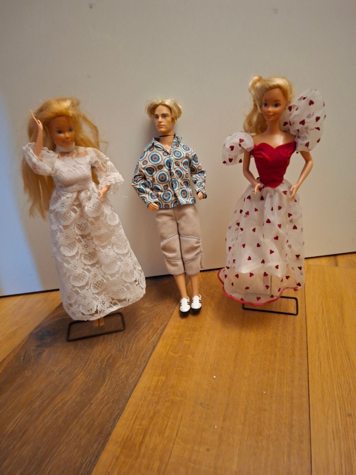 Vintage Barbies 2x (1966) & Ken (1968) met kleding, Ophalen of Verzenden, Gebruikt, Barbie