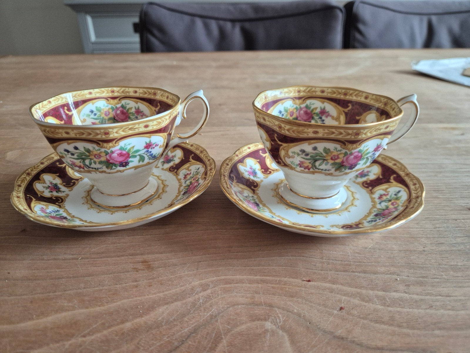 Royal Albert Lady Hamilton Kop en Schotel Set (2), Antiek en Kunst, Ophalen of Verzenden